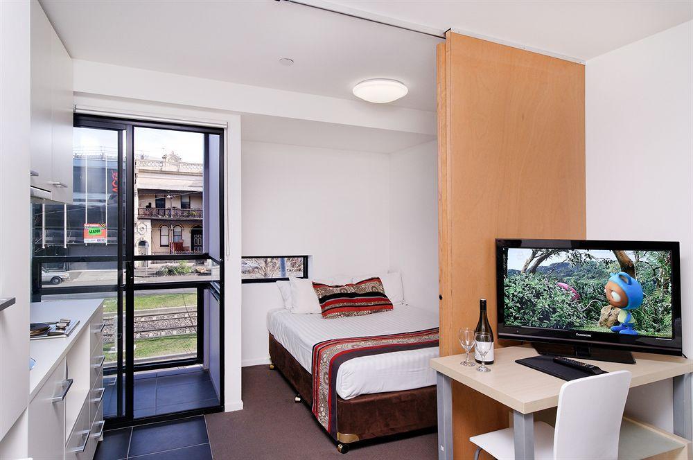 City Edge North Melbourne Apartment Hotel מראה חיצוני תמונה