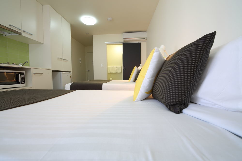 City Edge North Melbourne Apartment Hotel מראה חיצוני תמונה