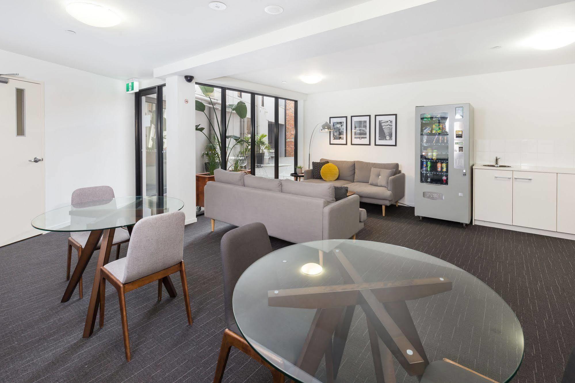City Edge North Melbourne Apartment Hotel מראה חיצוני תמונה